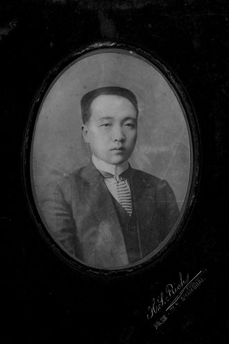 井勿幕、井岳秀后裔：我們經(jīng)歷了爺爺墓園的變遷