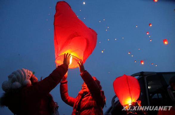 我國陸地最低點放飛千盞孔明燈迎新春