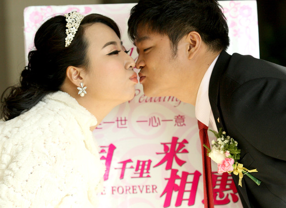 克拉瑪依新人“光棍節(jié)”扎堆結(jié)婚
