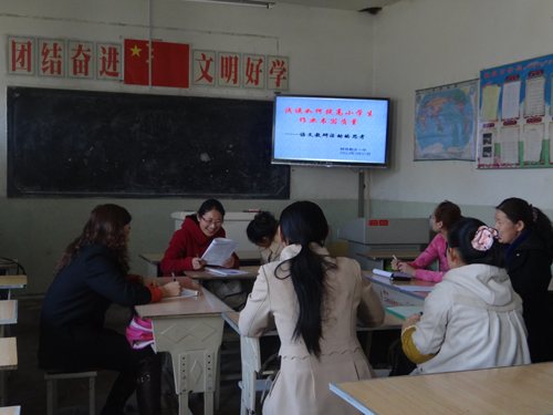 青河:阿熱勒鄉(xiāng)第一中學(xué)積極組織骨干老師開展教研活動