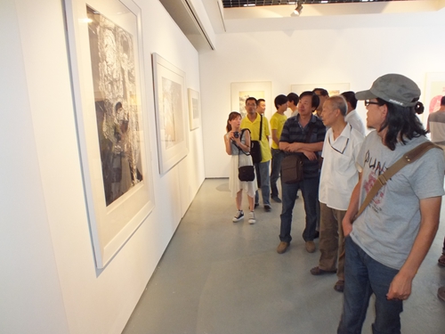 新疆首個(gè)“當(dāng)代美術(shù)館”開(kāi)館迎來(lái)首展
