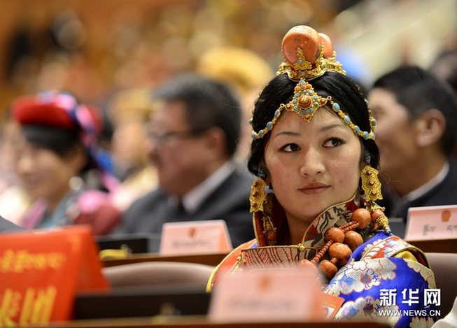 西藏自治區(qū)第十屆人民代表大會第一次會議在拉薩舉行