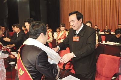 西藏召開(kāi)第三批駐村工作表彰暨第四批駐村動(dòng)員大會(huì)