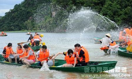 云南：湖光山色美 人在畫(huà)中游