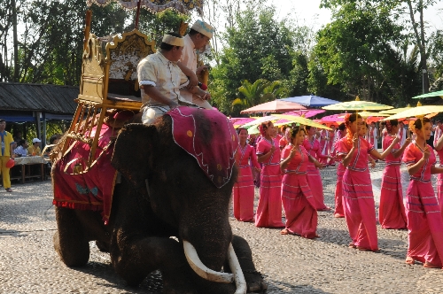 西雙版納傣族園、曼聽(tīng)公園聯(lián)袂打造“風(fēng)情邂逅佳地”