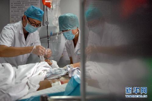 溫州動車事故：24小時守護(hù)的ICU
