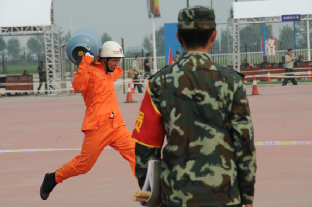 全國(guó)公安消防鐵軍比武 浙江代表隊(duì)旗開得勝