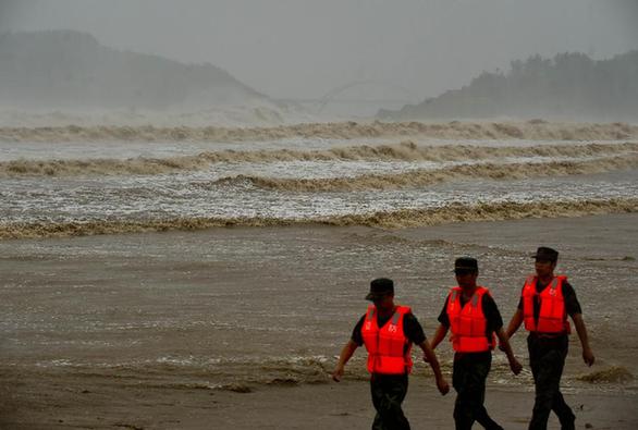 強(qiáng)臺(tái)風(fēng)“布拉萬”造成舟山海域狂風(fēng)暴雨