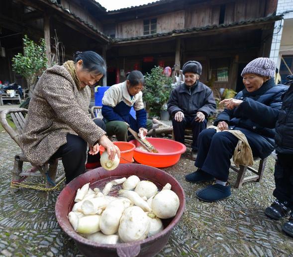 仙居慈孝志愿者 關(guān)愛(ài)空巢老人