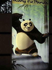 Jolie leaps into 'Kung Fu Panda'