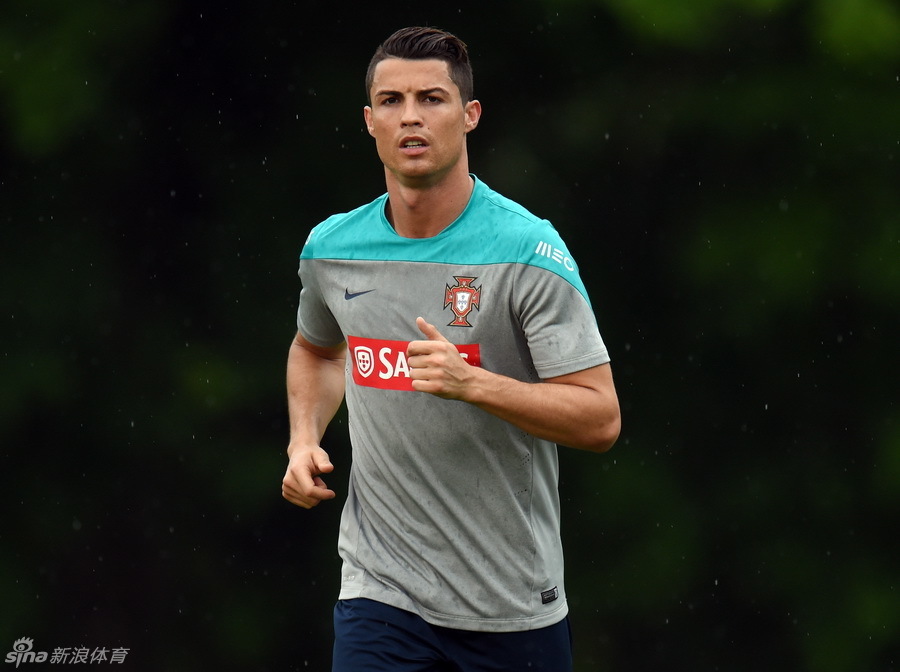 葡萄牙備戰(zhàn)世界杯C羅跟訓(xùn)