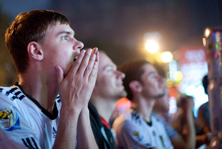 世界杯來(lái)襲不能錯(cuò)過(guò) 最全球迷看球攻略！