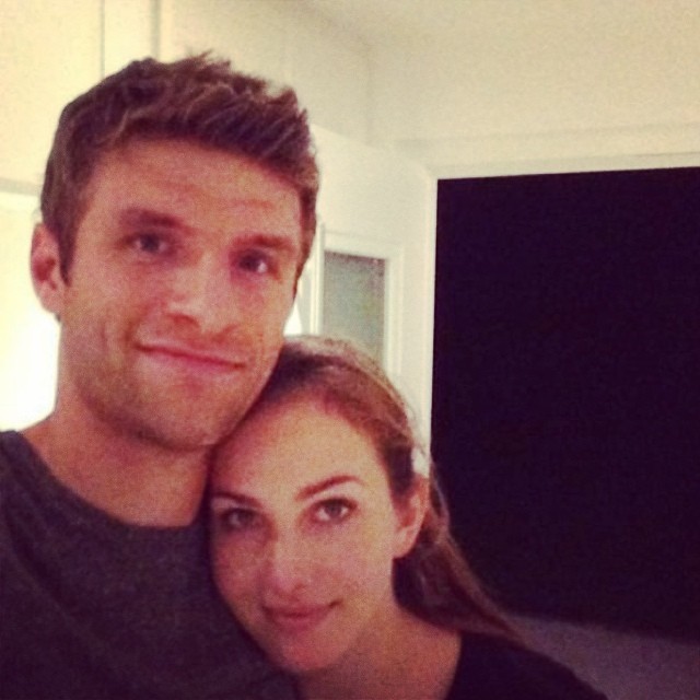 穆勒俏妻曬幸福照為老公戰(zhàn)決賽打氣