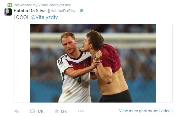 “天生的逗逼”亂入決賽 竟欲強(qiáng)吻隊(duì)員尋基情