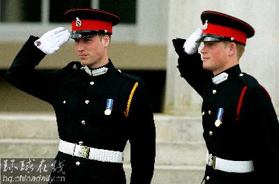哈里王子軍校畢業(yè) 王室成員悉數(shù)到場(chǎng)
