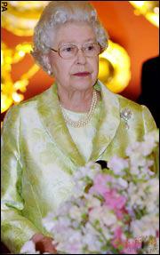 英女王80大壽百叟同樂(lè) 畫(huà)像雕像蠟像同日亮相