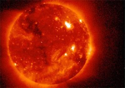 “太陽(yáng)風(fēng)暴”今日抵達(dá)地球 會(huì)產(chǎn)生強(qiáng)烈極光