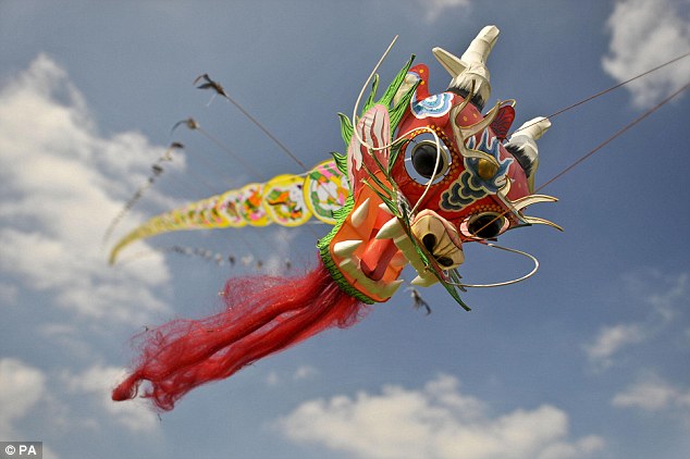 世界最大風箏亮相2011國際風箏節(jié) 擁有魔鬼魚外形