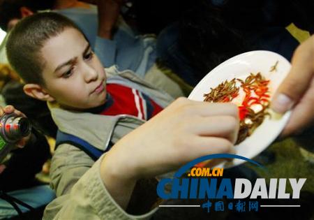 世界各地超級(jí)恐怖的蟲子大餐（組圖）