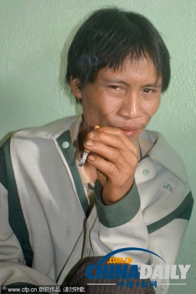 越南一對(duì)父子為躲越戰(zhàn)森林隱居40年后被發(fā)現(xiàn)（圖）