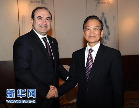 溫家寶會(huì)見立陶宛等中東歐國家領(lǐng)導(dǎo)人