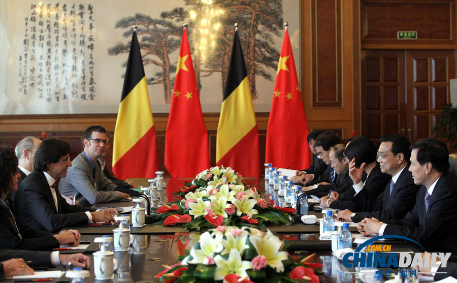 李克強(qiáng)在大連會(huì)見比利時(shí)首相迪呂波