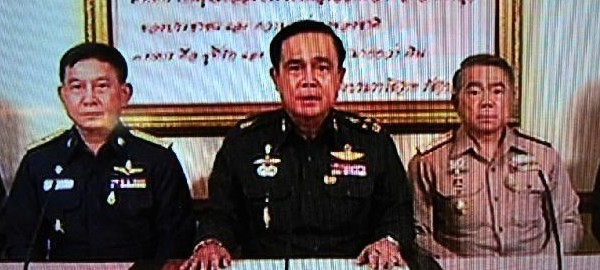 泰國軍方發(fā)動政變 士兵封鎖政府機關(guān)大樓