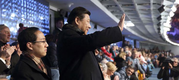 習(xí)近平出席索契冬奧會(huì)開幕式 向中國健兒揮手致意