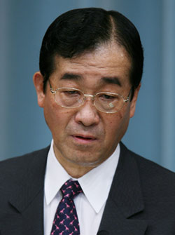 松岡利勝：自殺事件重創(chuàng)安倍內(nèi)閣