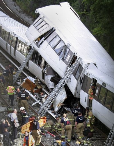 華盛頓地鐵列車相撞致6人亡 市長稱死亡人數(shù)進(jìn)一步上升
