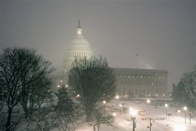 暴風(fēng)雪持續(xù)襲擊美國東部 多地進(jìn)入緊急狀態(tài)