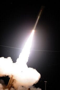 美軍成功進行攔截試驗 “末段高空區(qū)域防御”系統(tǒng)日趨完善