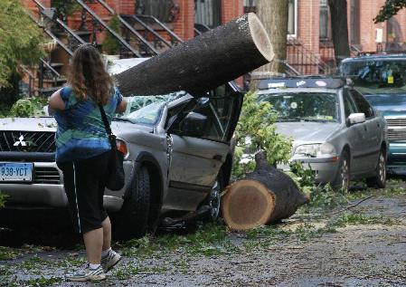 紐約接連遭兩場龍卷風(fēng)襲擊 一人死亡多棟建筑損毀