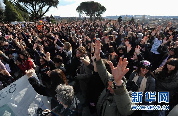“花花老爺”犯眾怒 意大利百萬人示威要求老貝下臺(tái)