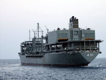 埃及官員稱兩艘伊朗軍艦駛?cè)胩K伊士運河(圖)