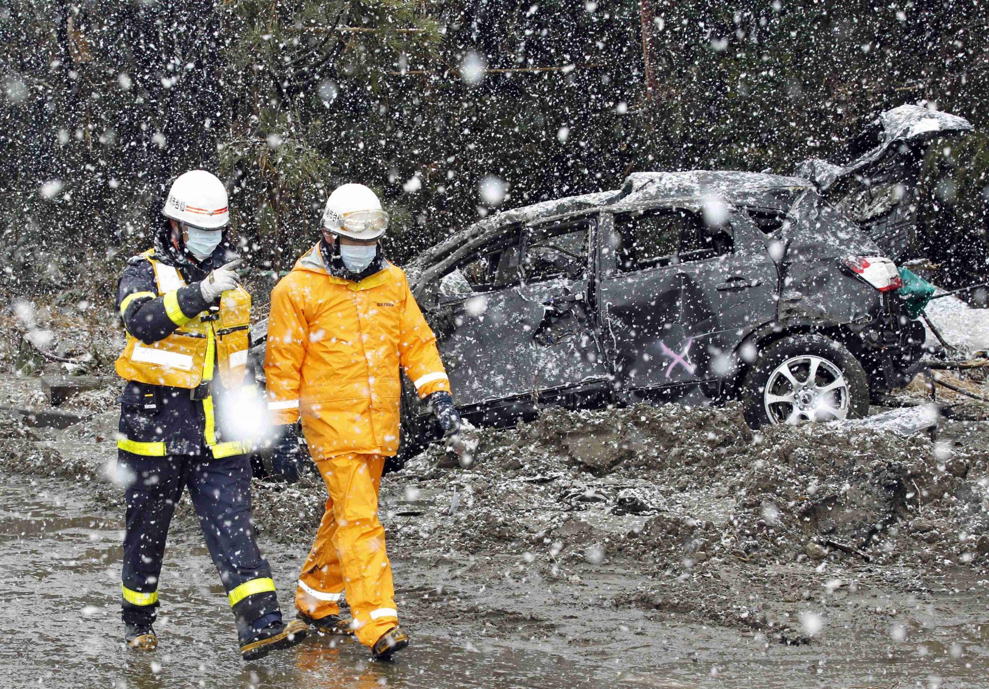 日本仙臺重災(zāi)區(qū)降大雪 生活必需品供應(yīng)緊張（圖集）