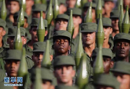 古巴閱兵紀(jì)念實行社會主義制度50周年