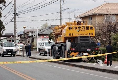 日本起重車沖上人行道撞死6名小學(xué)生(圖)