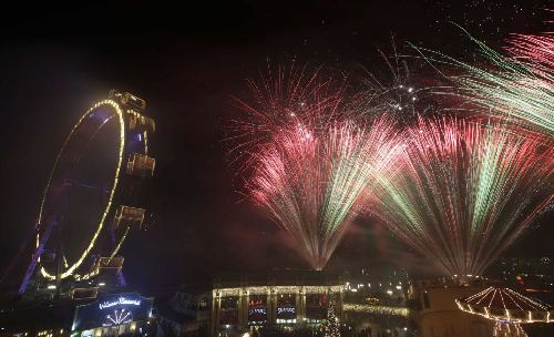 悉尼炫彩焰火、時代廣場倒計時 世界各地喜迎新年