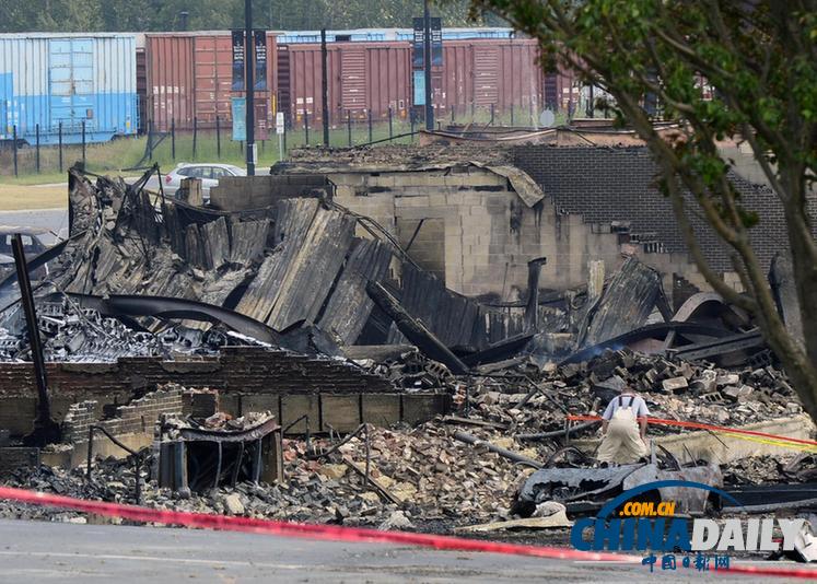 組圖：加拿大油罐車出軌爆炸五死數(shù)十傷 總理趕赴現(xiàn)場