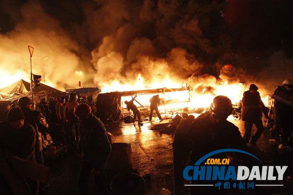 烏克蘭暴力沖突致14人喪生 反對(duì)派與總統(tǒng)展開(kāi)對(duì)話(huà)
