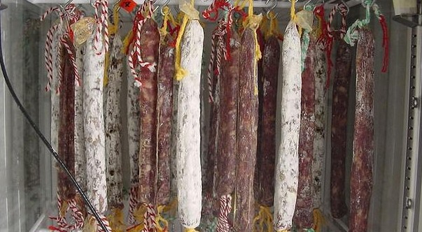 “嬰兒糞便香腸”有望走上餐桌 評(píng)估員稱(chēng)沒(méi)明顯異味