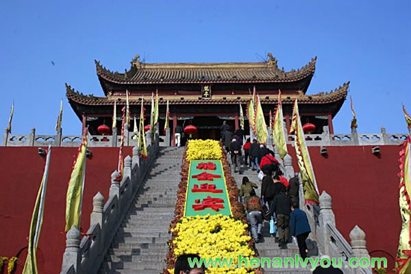 開(kāi)封龍亭