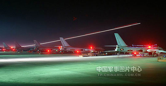 中國數(shù)十架新型轟炸機(jī)夜間出擊實(shí)行地毯式轟炸