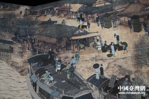 臺(tái)灣南部大學(xué)生參觀中國(guó)館：最愛“清明上河圖”