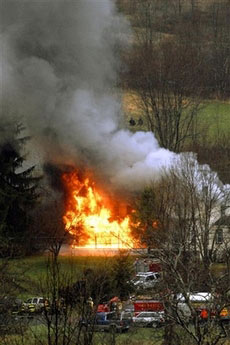 紐約農(nóng)場上演大追捕 3騎警遭槍擊房屋起火
