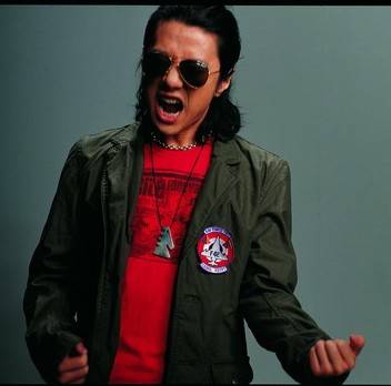 鄭鈞下周現(xiàn)身2006 super live音樂(lè)現(xiàn)場(chǎng)運(yùn)動(dòng)