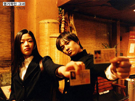 銀幕十大最美麗?；?/></p>

<br/>
</td>
</tr>

<tr>
<td><strong>　　影片：《我的野蠻女友》　　演員：全智賢</strong>
<p>特征：漢城s大學(xué)學(xué)生，喜歡發(fā)號(hào)施令，惟我獨(dú)尊，希望所有人都聽她的；非常好強(qiáng)，不管遇到多大的挫折，都不愿意流露出脆弱的一面；喜歡出風(fēng)頭，要求男友當(dāng)著全校師生的面送她玫瑰；活力四射，喜歡運(yùn)動(dòng)，經(jīng)常拉著男朋友打壁球，擊劍；有嚴(yán)重的暴力傾向，一不開心就會(huì)打男友。但偶爾的溫柔讓人感覺也很可愛。<br/>
</p>
</td>
</tr>
</tbody>
</table>

<div width=