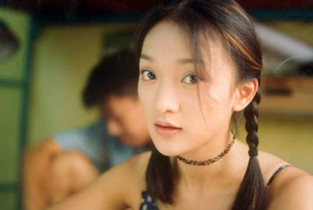 銀幕十大最美麗?；?/></p>

<br/>
</td>
</tr>

<tr>
<td>
<p><strong>　　影片：《那時(shí)花開(kāi)》　　演員：周迅</strong></p>

<p>特征：北京某工科院校新生。她有一雙漂亮的眼睛，一張?zhí)鹈赖男v；她純真，隨性，快活的像個(gè)精靈；她入學(xué)第一天就無(wú)可爭(zhēng)議的成為這所學(xué)校的?；?，她就像陽(yáng)光和空氣，不經(jīng)意就彌漫了兩個(gè)男孩子整個(gè)的心，從此她們?nèi)齻€(gè)的命運(yùn)就很難再分開(kāi)。<br/>
</p>
</td>
</tr>
</tbody>
</table>

<div width=