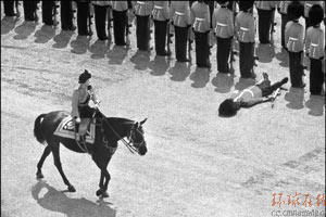 英女王的生平、資產(chǎn)、趣聞、愛(ài)情